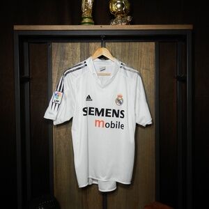 Real Madrid 2004/05 Home Jersey – David Beckham #23 – Medium – (MPN: AJF003)